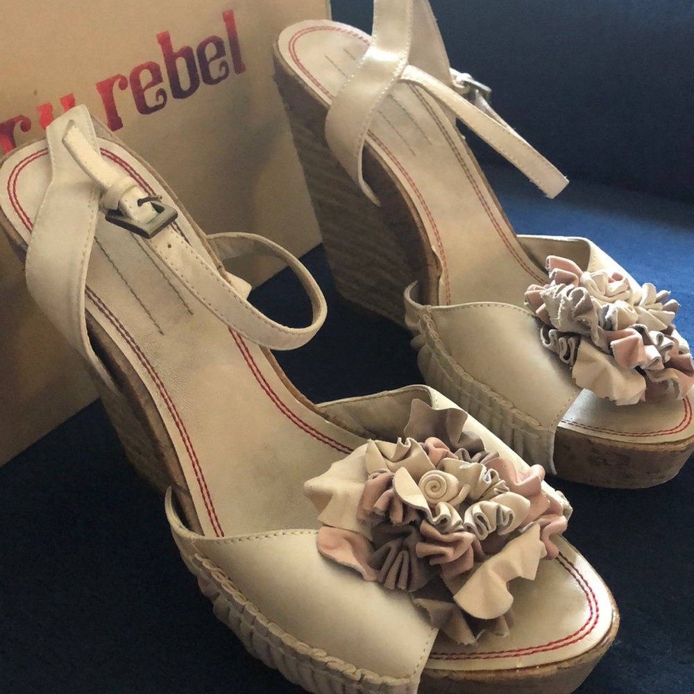 Luxury Rebel Leather Flower Wedge Heels 37.5 EU - Picture 6 of 10